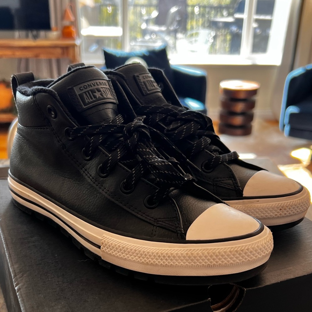 Leather black converse 7.5 men 9.5 women
